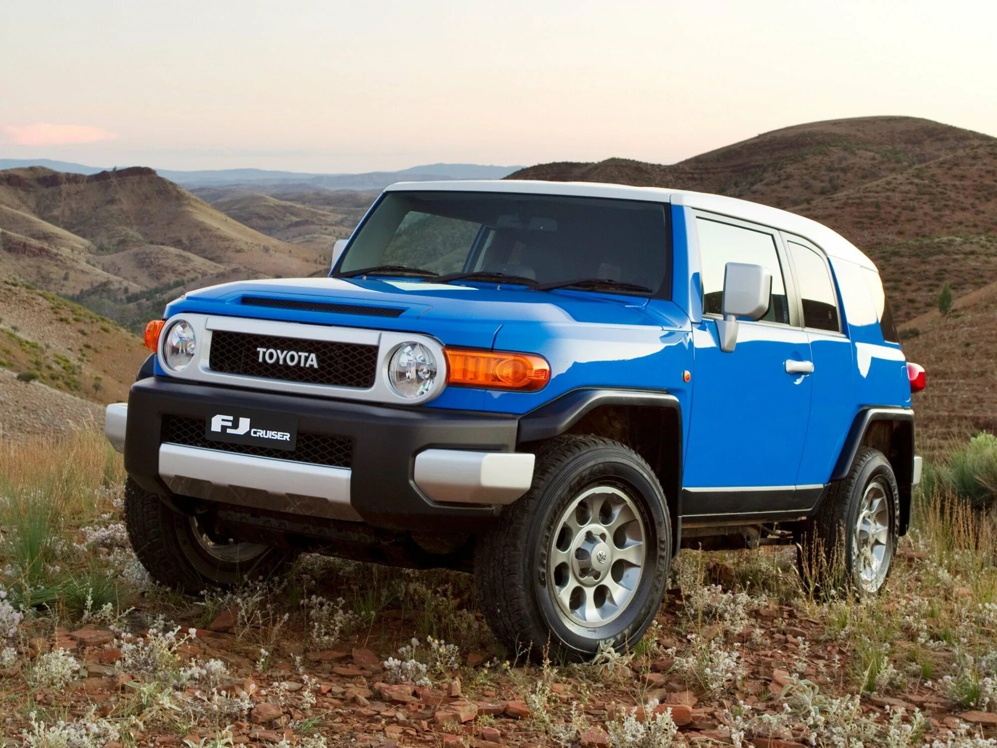 Новая тойота внедорожник. Toyota FJ Cruiser 2006. Toyota FJ Cruiser 2021. Toyota FJ Cruiser 2010. Toyota FJ Cruiser 2000.