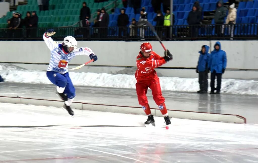 Хоккей мячом высшая лига 2022 2023. Хоккей с мячом высшая лига 2022 2023. Архангельск хоккейный стадион для хоккея с мячом. Бенди хоккей с мячом. Фото программка на хоккей с мячом родина киров.