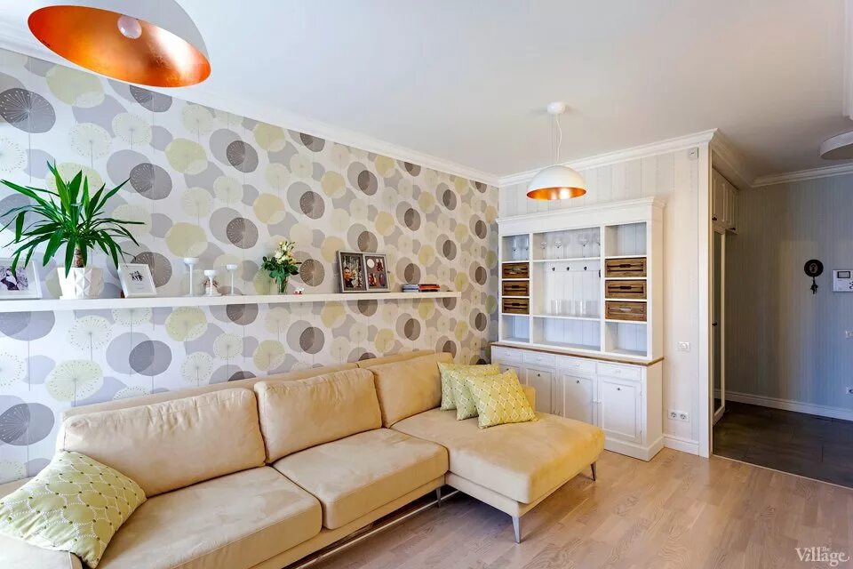 Гостинная 25кв м зонированием. Интерьер гостиной в теплых тонах. Гостиная со спальным местом. Студия 30 кв м планировка зонирование. М.