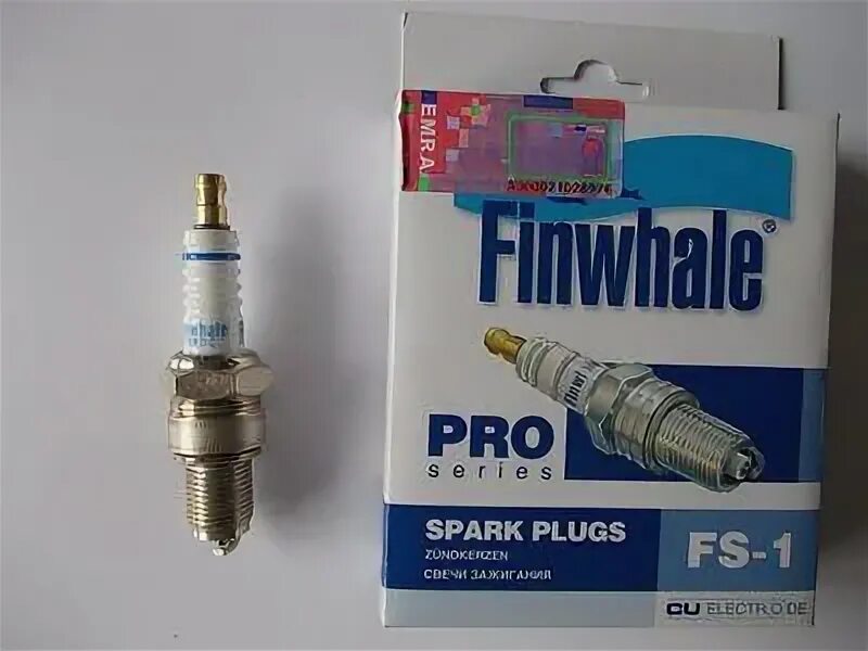 Свечи зажигания ваз 2115 инжектор 8 клапанов. Свеча зажигания FINWHALE fs44. FINWHALE 2115 свечи. Свеча зажигания FINWHALE f704. FINWHALE свеча зажигания fsi104.