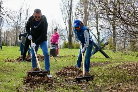 Депутат принял участие в субботнике