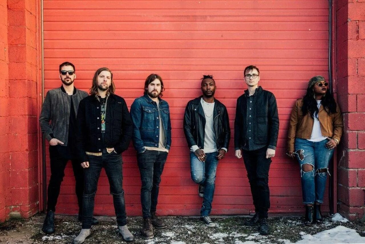 Legendary arms. Welshly arms группа. welshly arms солист. jvla группа. сэм гетц welshly arms.