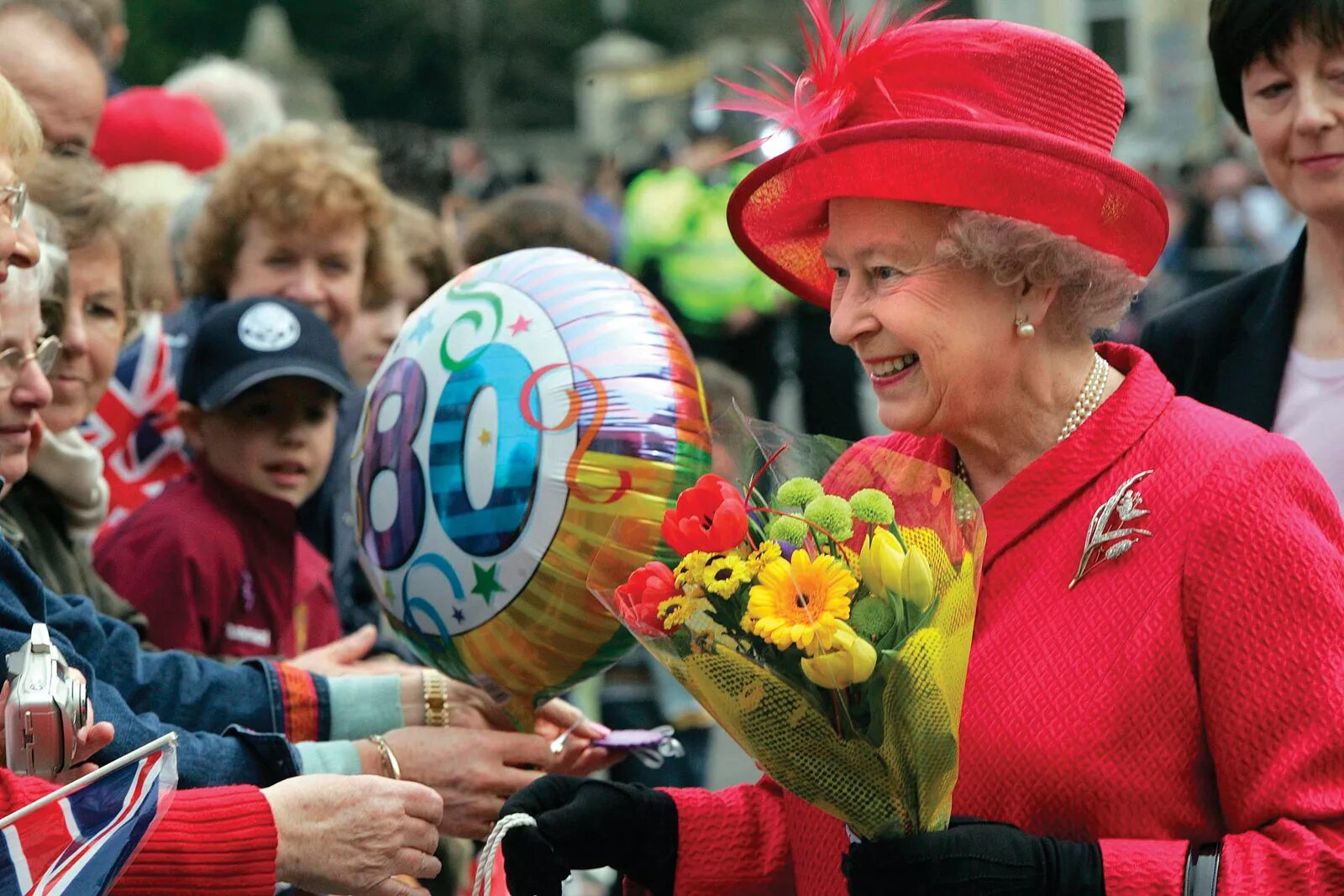 День рождения Елизаветы 2 Великобритания. День рождения королевы (Queen′s Birthday).. День рождения королевы Елизаветы II. День рождения королевы праздник в Великобритании. 2012 год в великобритании