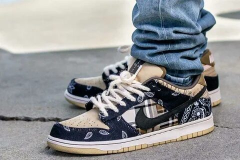 Nike x travis sb dunk low