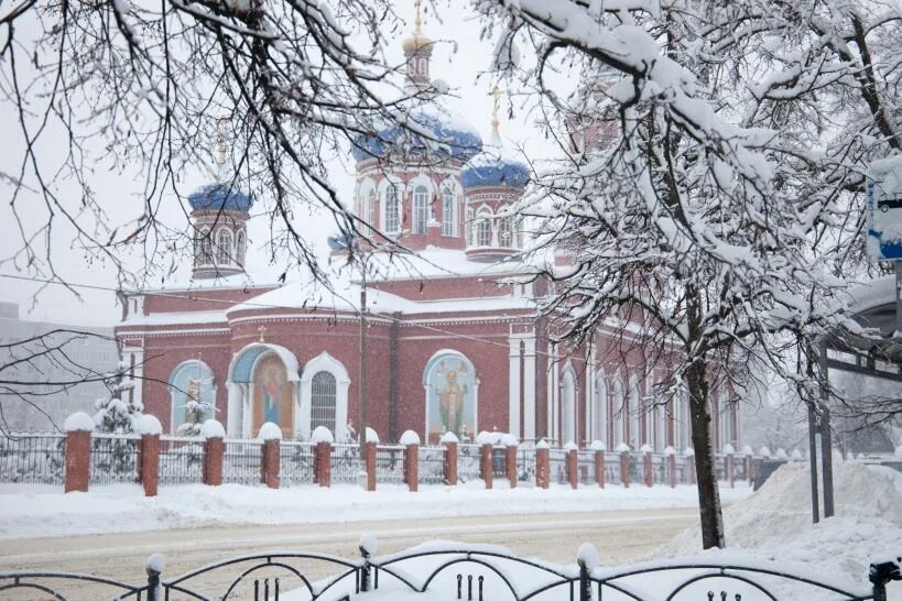 Погода в орехово зуево сегодня по часам. Усадьба Оглоблина в Орехово-Зуево. Храм Орехово Зуево зима. Орехово-Зуево зимой. Дом Свешникова Орехово-Зуево.