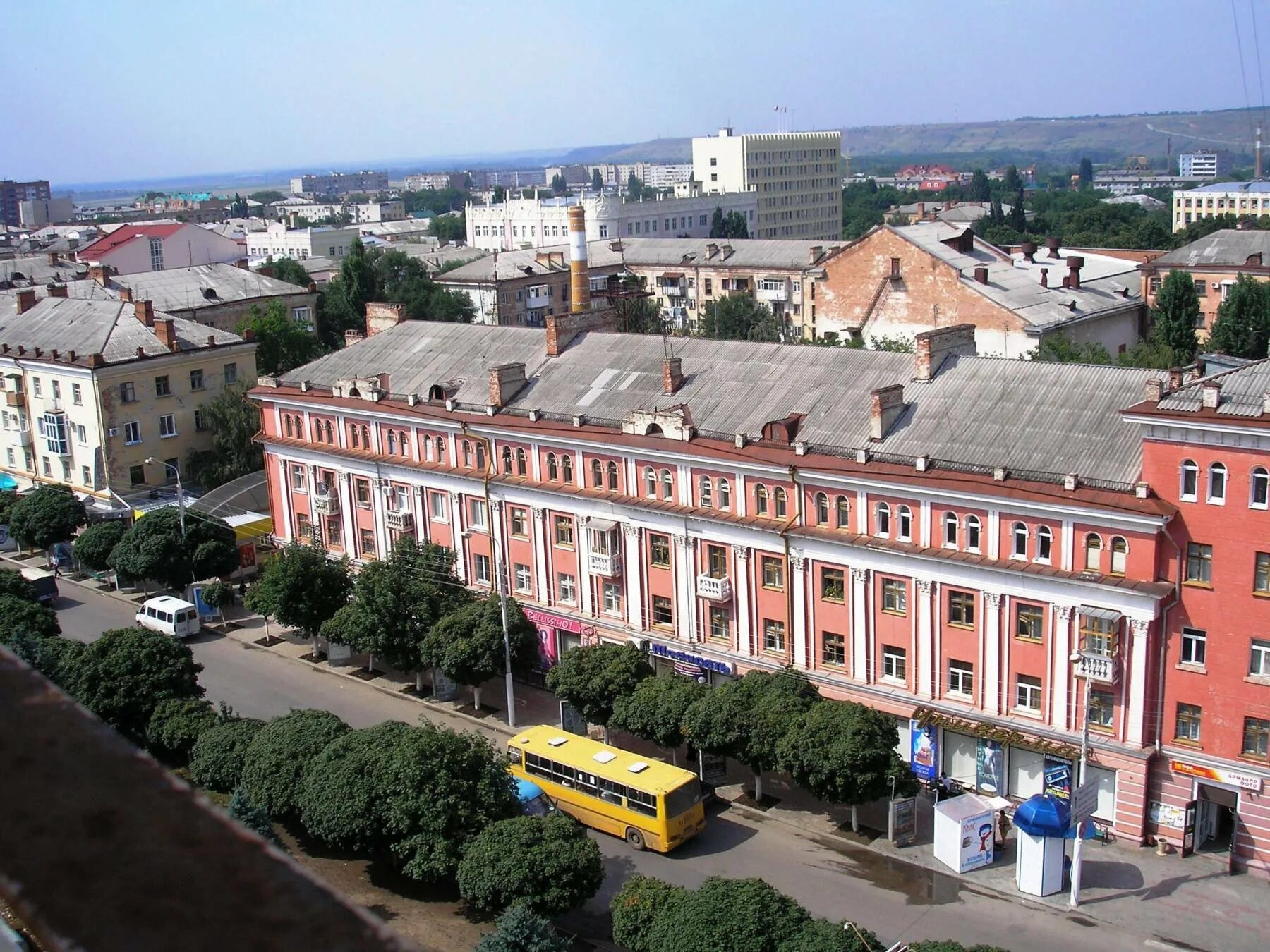 Площадь города Армавир Краснодарский край. Армавир центр города. Население Армавира Краснодарский край. Армавир центральные улицы.