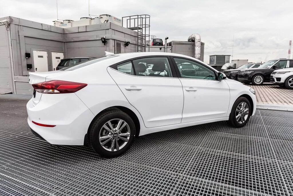 Elantra ad рестайлинг. Hyundai elantra 6 ad. хендай элантра 2017 белая. Hyundai elantra ad рестайлинг. новая хендай элантра 2019.
