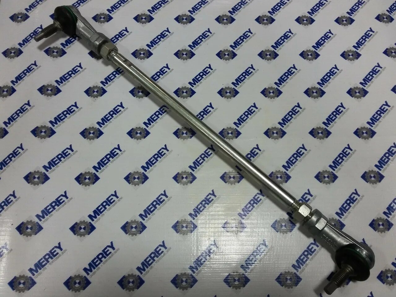 Тяга кпп камаз 6520 коробка zf. Наконечники реактивной тяги кпп камаз 6520. Тяга кпп камаз 6520 zf. Тяга реактивная кпп 154-1703520. Тяга привода кпп 154-1703520 реактивная ростар.