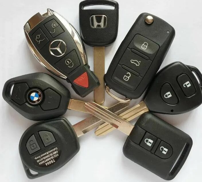 Нава ключ. Ключ автомобильный. ключи от автомобиля. автомобильный ключ с чипом. автоключи с чипом.