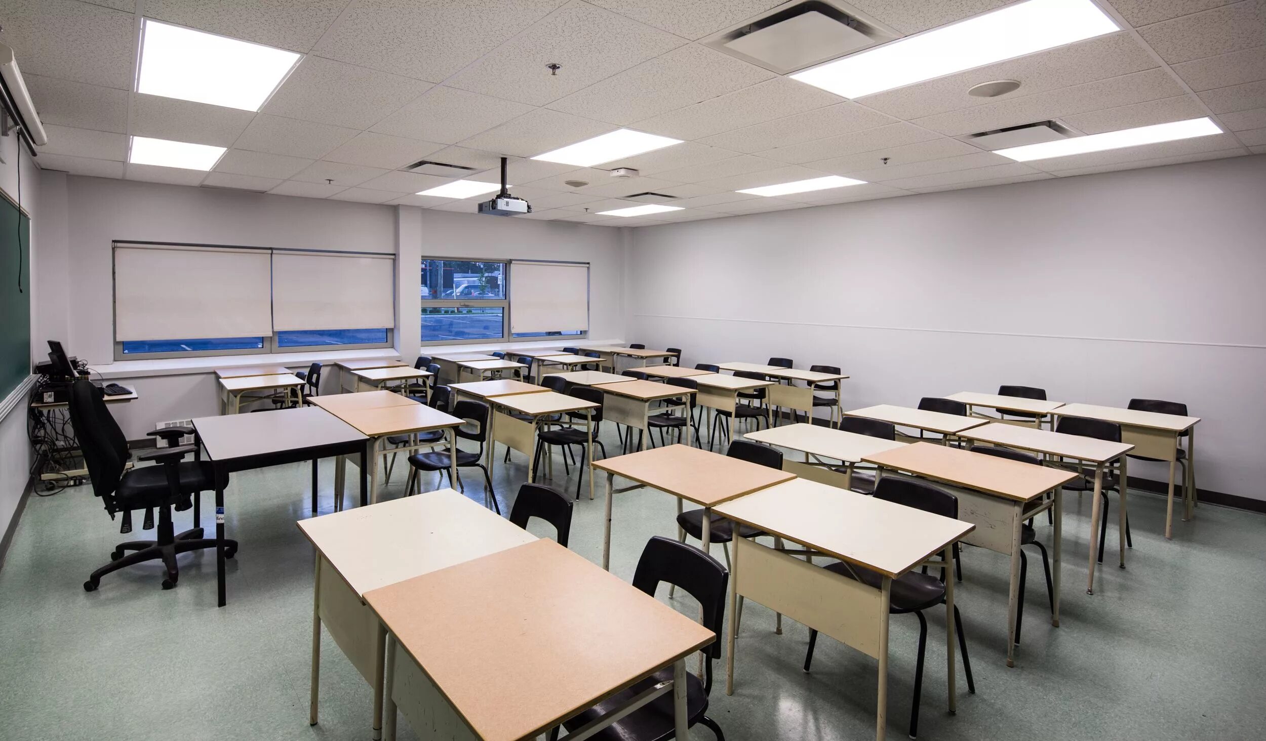 Де класс. Classroom Shade. Beahoure at Classroom.