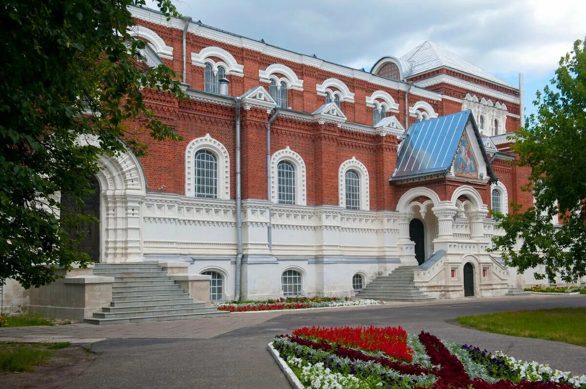 Гусь хрустальный церковь святого георгия. Гусь-хрустальный завод хрусталя. Гусь хрустальный поместье. Гусь-хрустальный стекольный завод музей. Музей мальцовых гусь хрустальный.