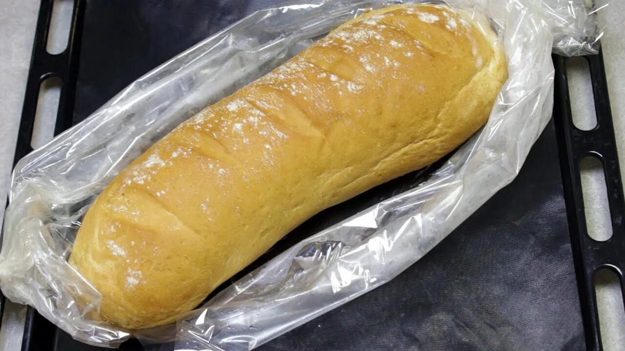 Батон в рукаве для запекания. Домашний хлеб в рукаве для запекания. Чудо хлеб в рукаве. Батон в духовке в домашних условиях простой рецепт.