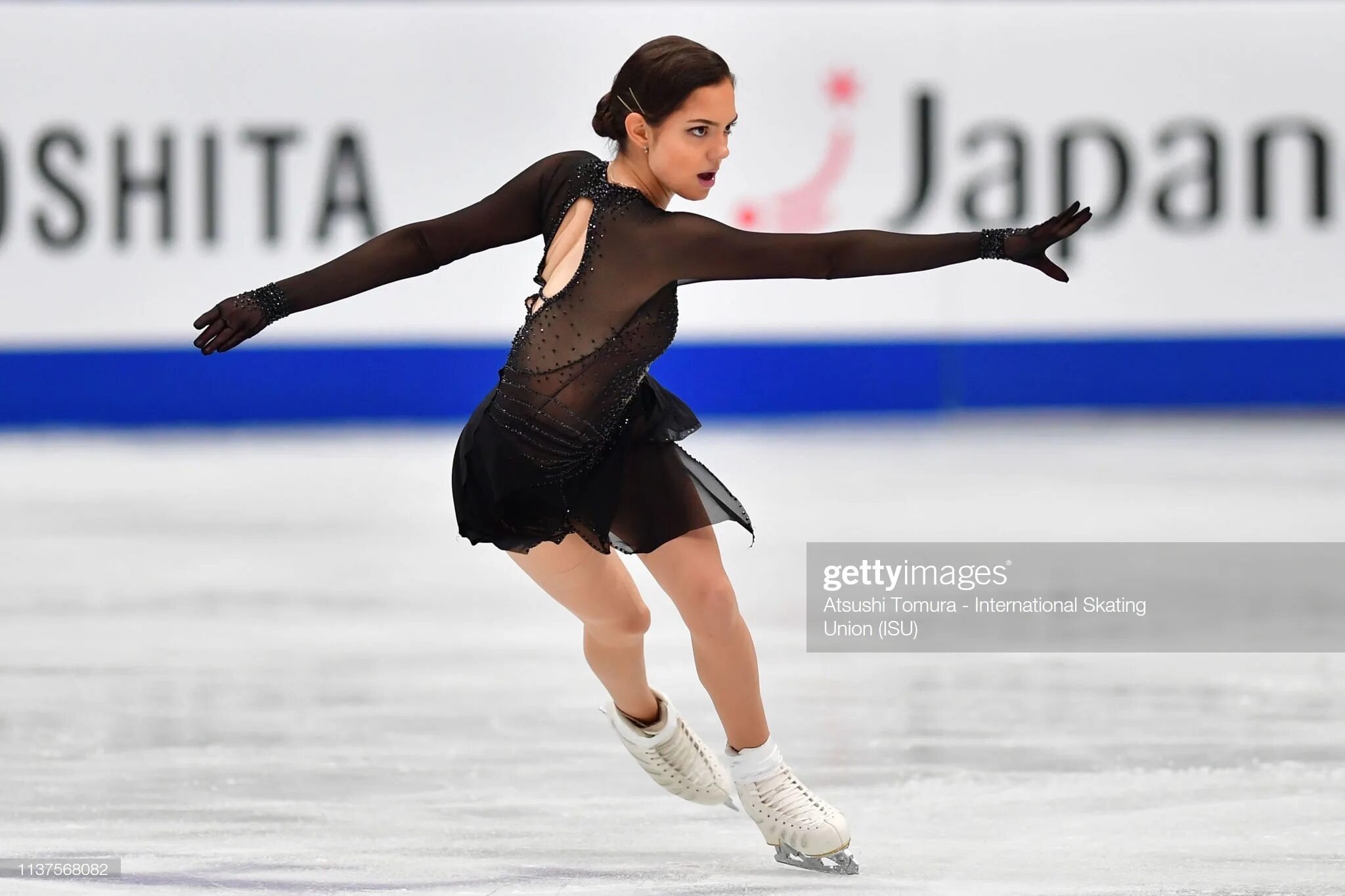 Произвольная программа евгении. Евгений семененко фигурист пекин. Медведева фигуристка олимпиада 2018. Евгений семененко фигурист 2022. Арман бабасян папа медведевой.