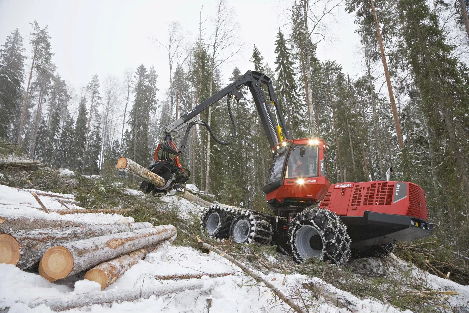 Харвестер зимой джон дир. Заготовка харвестером. John deere лесозаготовительная техника. Харвестер john deere 1270. Форвардер джон дир.