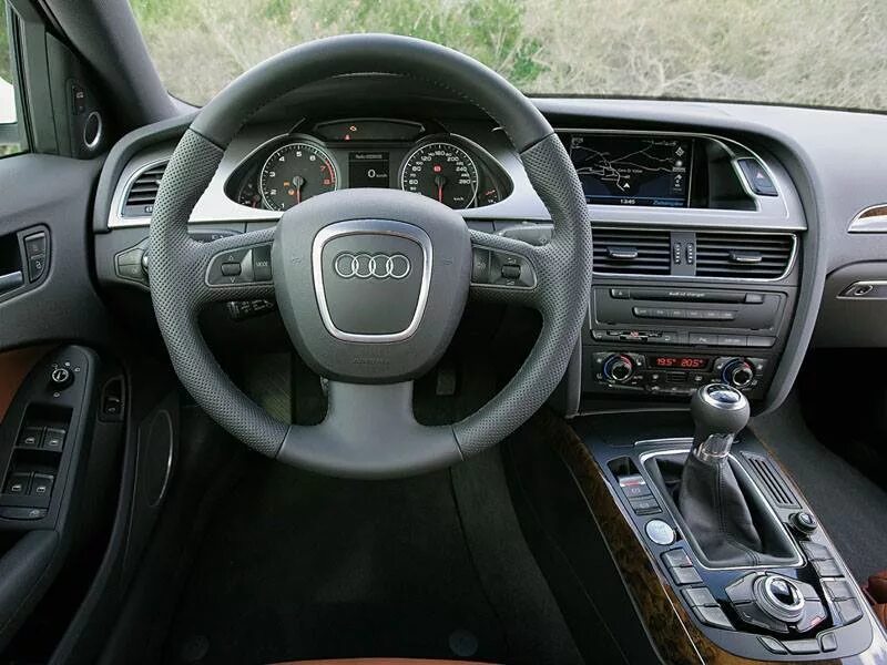 Ауди а6 механика. Audi a4 Interior 2012. Audi a4 2009 салон. Audi a4 b8 2008 1.8. Ауди а4 универсал салон.