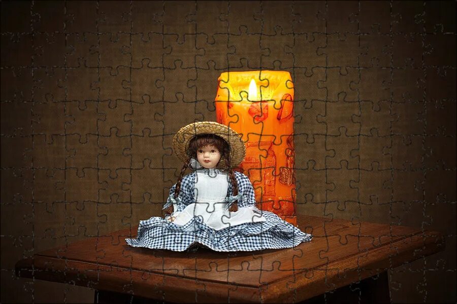 Миниатюрные свечки для кукол. Свечка кукла. Кукла кендл. Новогодний шарик и свеча. Свечка кукла.