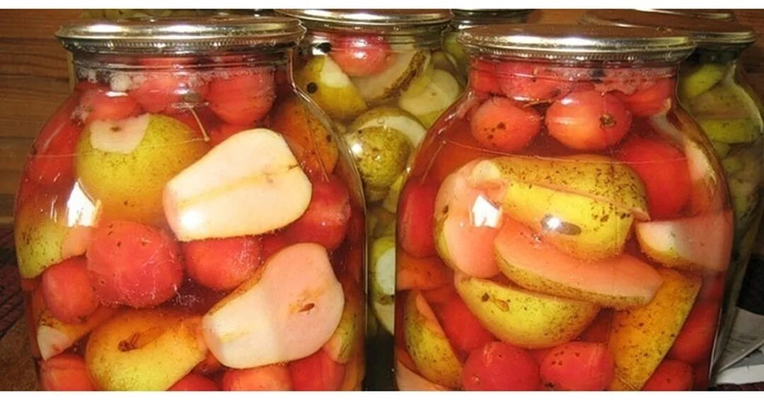 Груша компот на зиму с лимонной. Компот из груш на зиму. компот из яблок на зиму. компот груша апельсин.