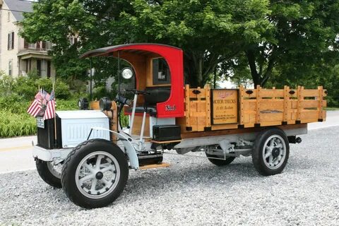 "Packard Dave" Lockard earns National Awards for his WWI trucks.
