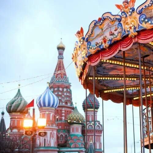 Поездка в москву надпись. Тур в москву на новый год. Тур москва январь 2024. Тур москва январь 2024. Московский кремль и красная площадь.