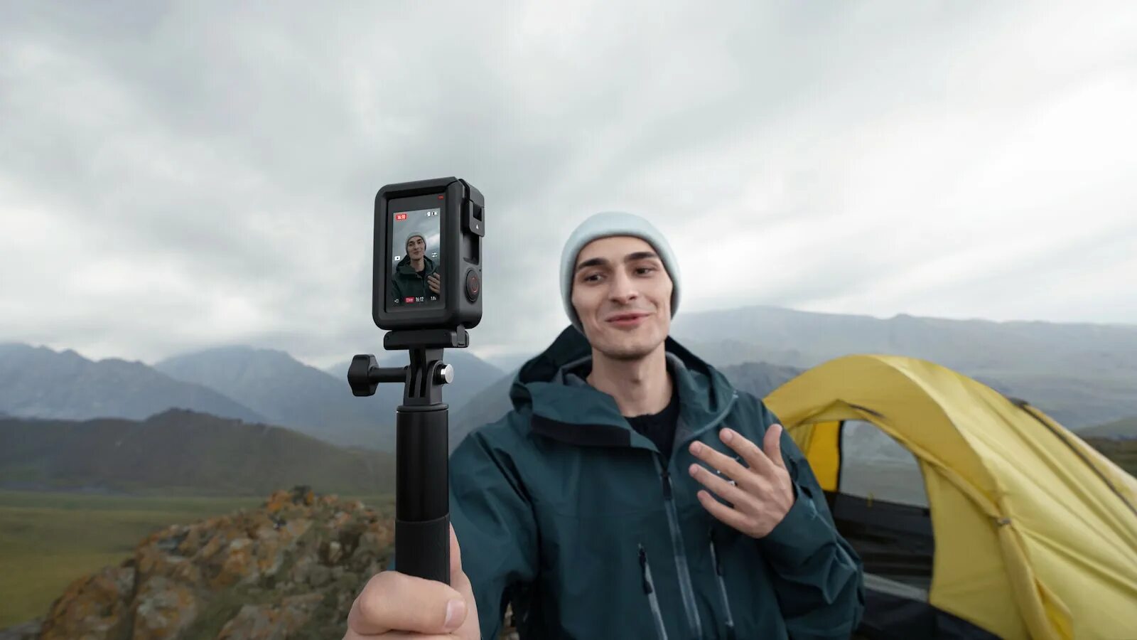 Dji osmo action adventure combo. DJI Osmo Action 4. Экшн-камера DJI Osmo Action 4 Adventure Combo коробка. DJI Osmo Action 4 Helmet Moto. DJI Osmo Action 4 внешний АКБ.