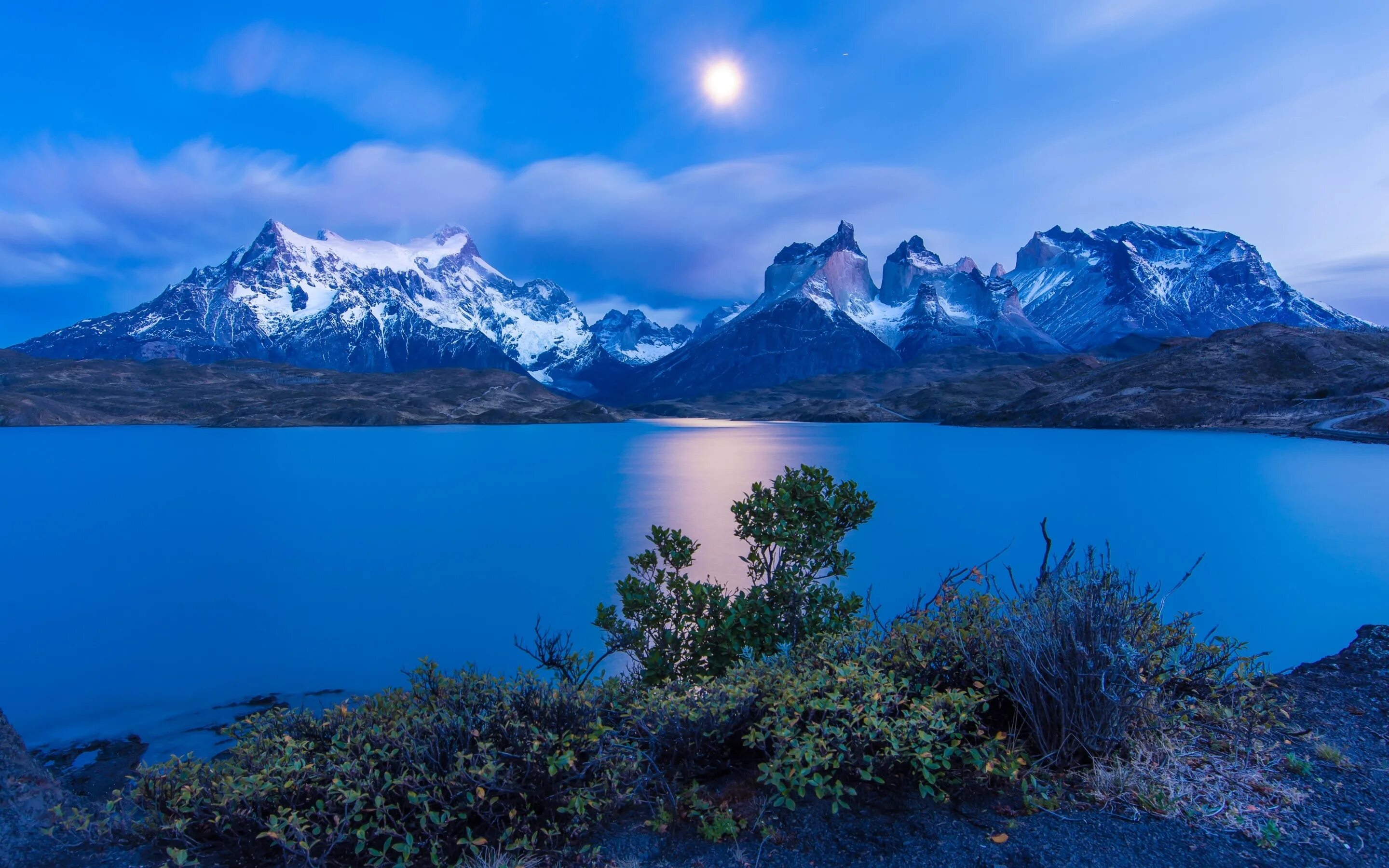 Обои на телефон природа вертикальные высокого качества. Чили горы Патагония. Торрес дель Пайне. Горы Торрес дель Пайне. Национальный парк Торрес-дель-Пейн.