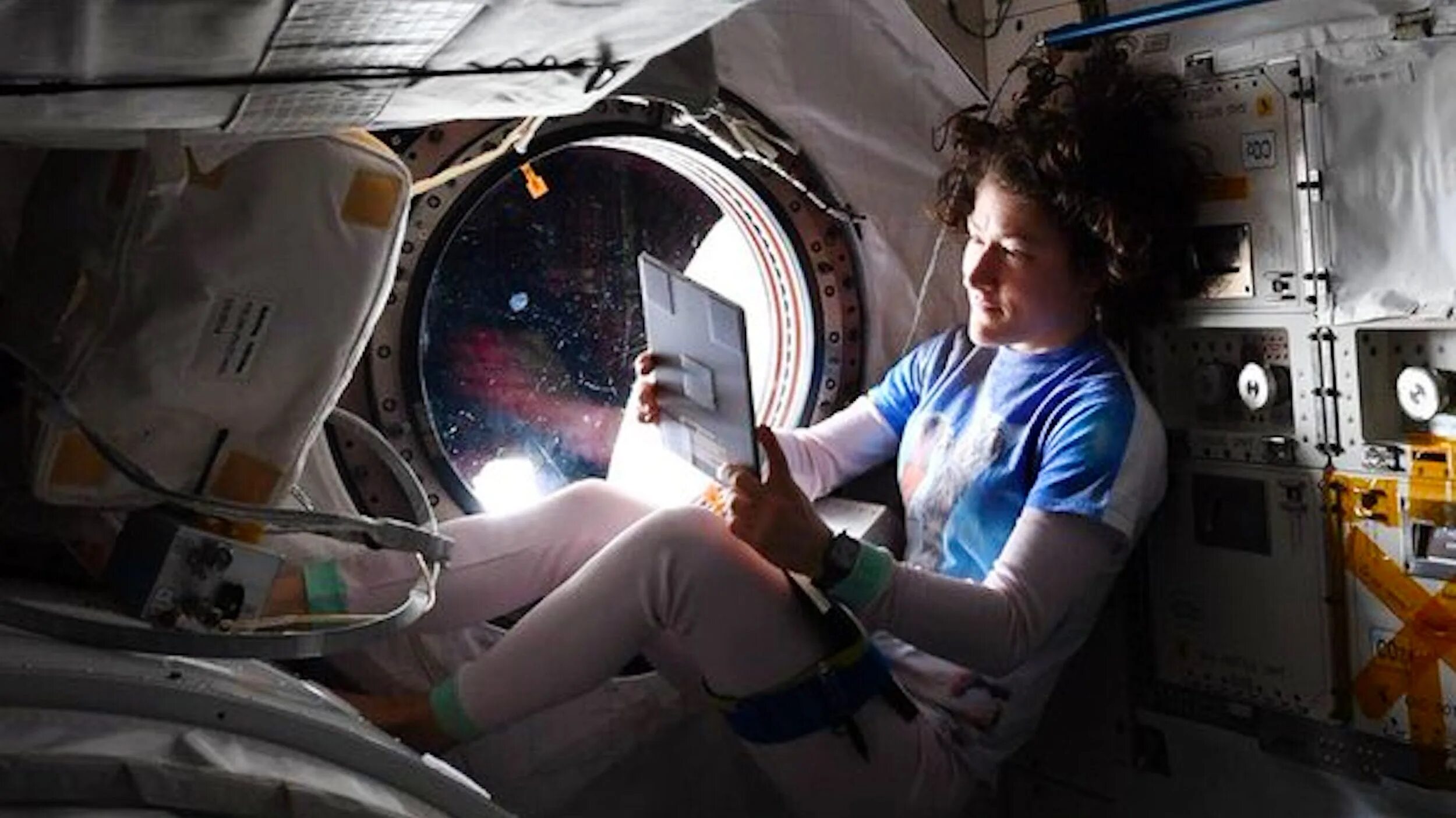 Космонавт арт. Lunacy in space 98. Космический человек. Чилл космос. Космос арт.