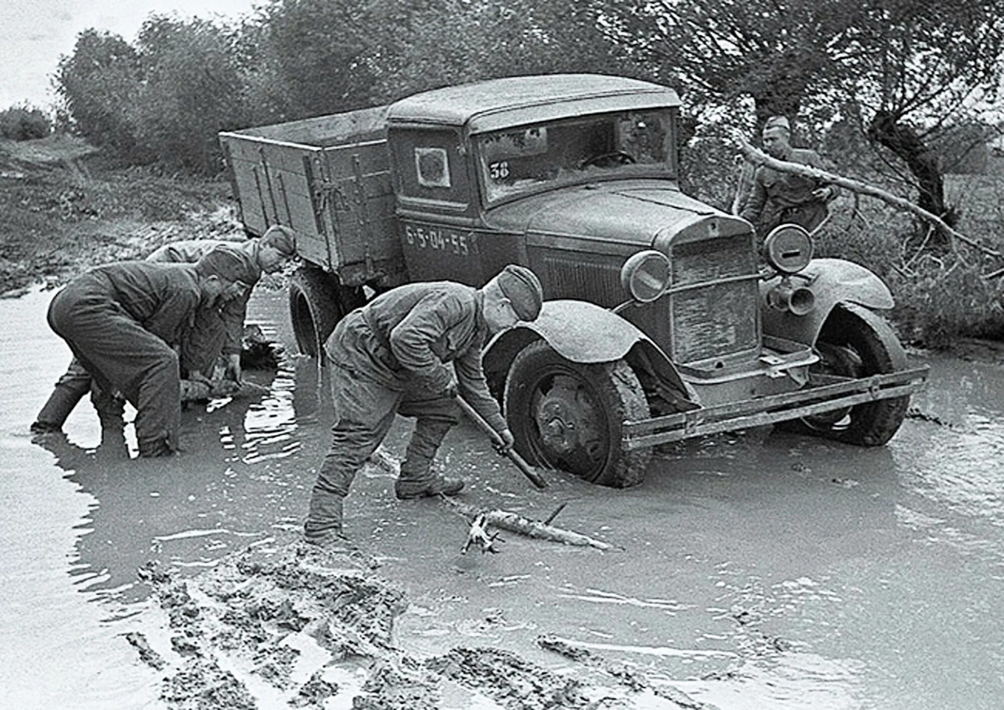 По дорогам военных лет. Грузовик полуторка ГАЗ-АА. ГАЗ мм полуторка 1943. ГАЗ полуторка 2 мировой.