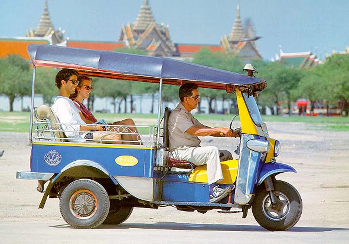 Тук тук Тайланд. Камбоджа рикша. Тук тук Вьетнам. Рикша в Тайланде.