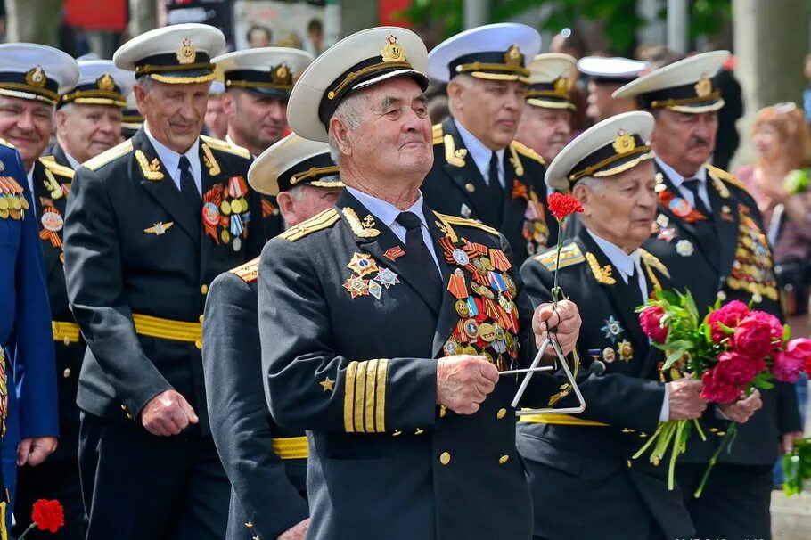 Военные пенсионеры за россию и вооруженные