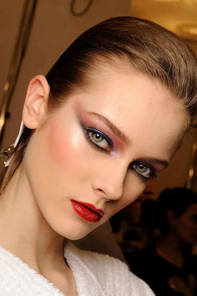 Makeup artist reveals 3 mistakes over 50s make that add years to the face Expres