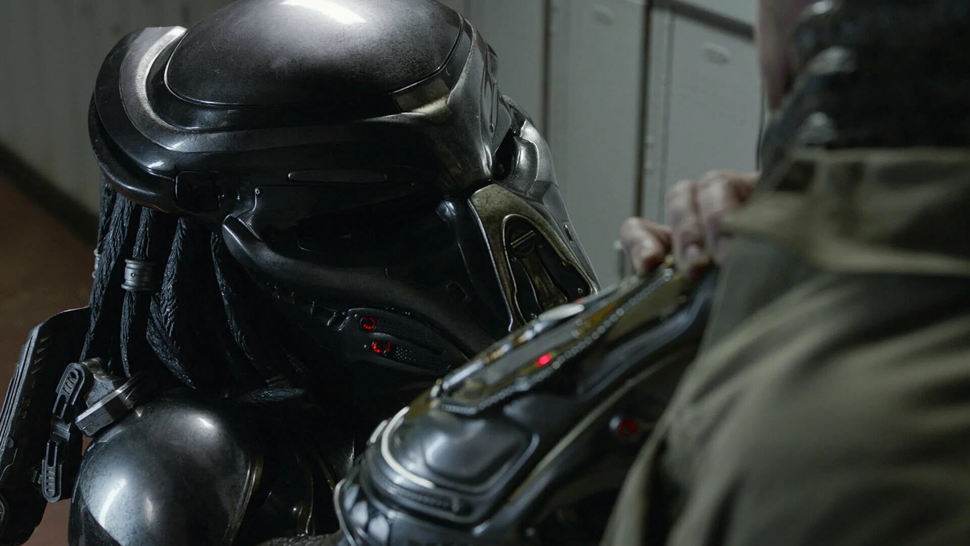 хищник 2018г. хищник 2018г. хищник 2018 треванте роудс. хищник 2018. хищник 2018 беглец.