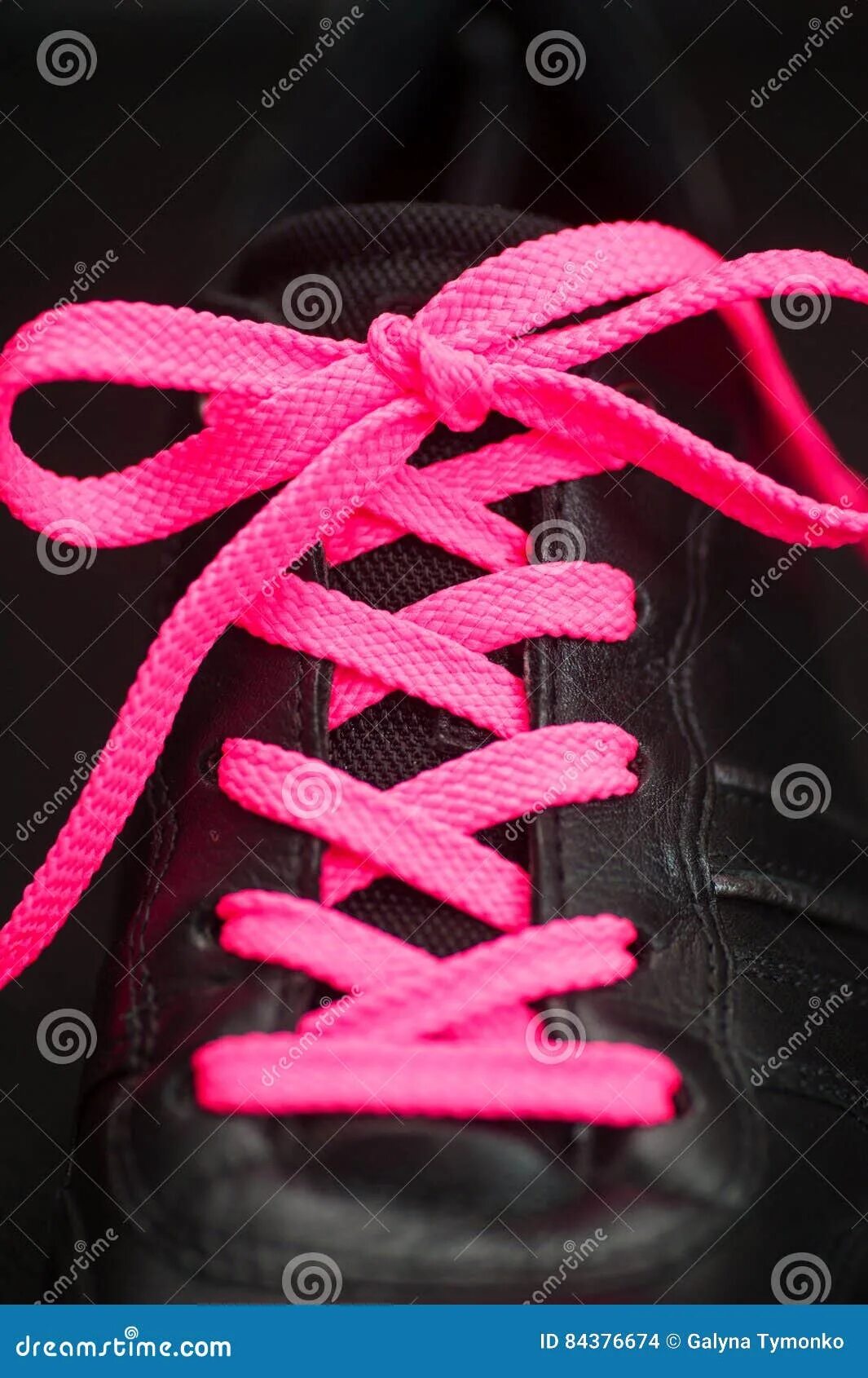 Черно розовые шнурки. Розовые шнурки. Кислотно розовые шнурки. Кислотные шнурки. Розовые шнурки для кроссовок.