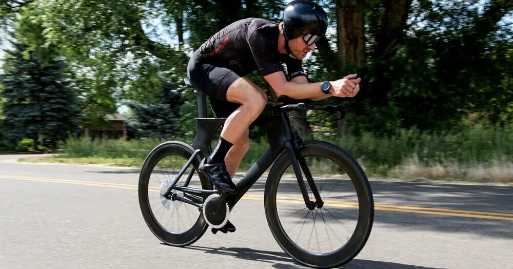Велосипед tourrein 26. Футуристичный электровелосипед. Orbea orca aero 2020. Городской велосипед мужской. Велосипед бугатти взрослый.
