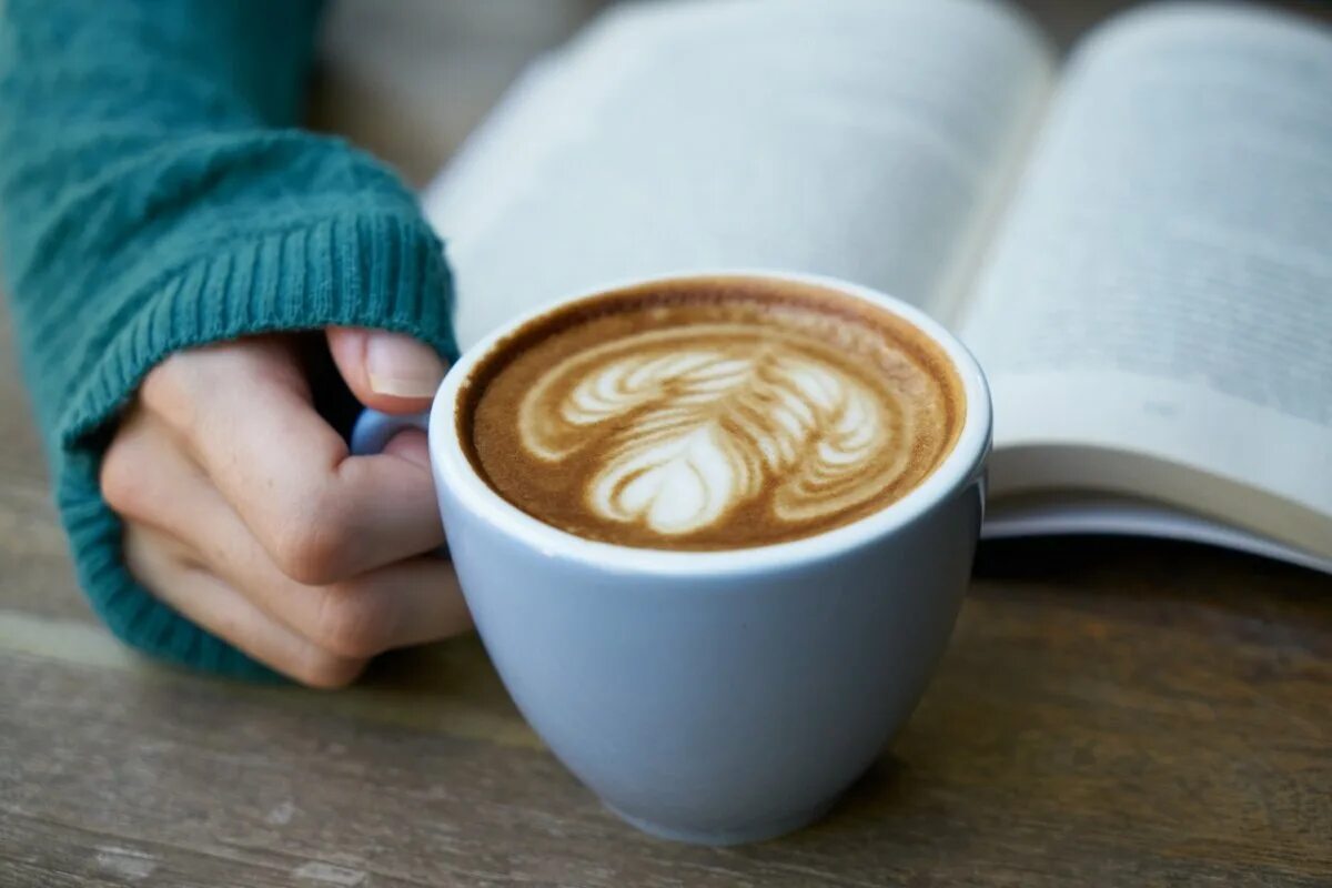Попить вкусное кофе. Чашка кофе. Кружки для кофе. "На чашечку кофе…?!". Красивый кофе.