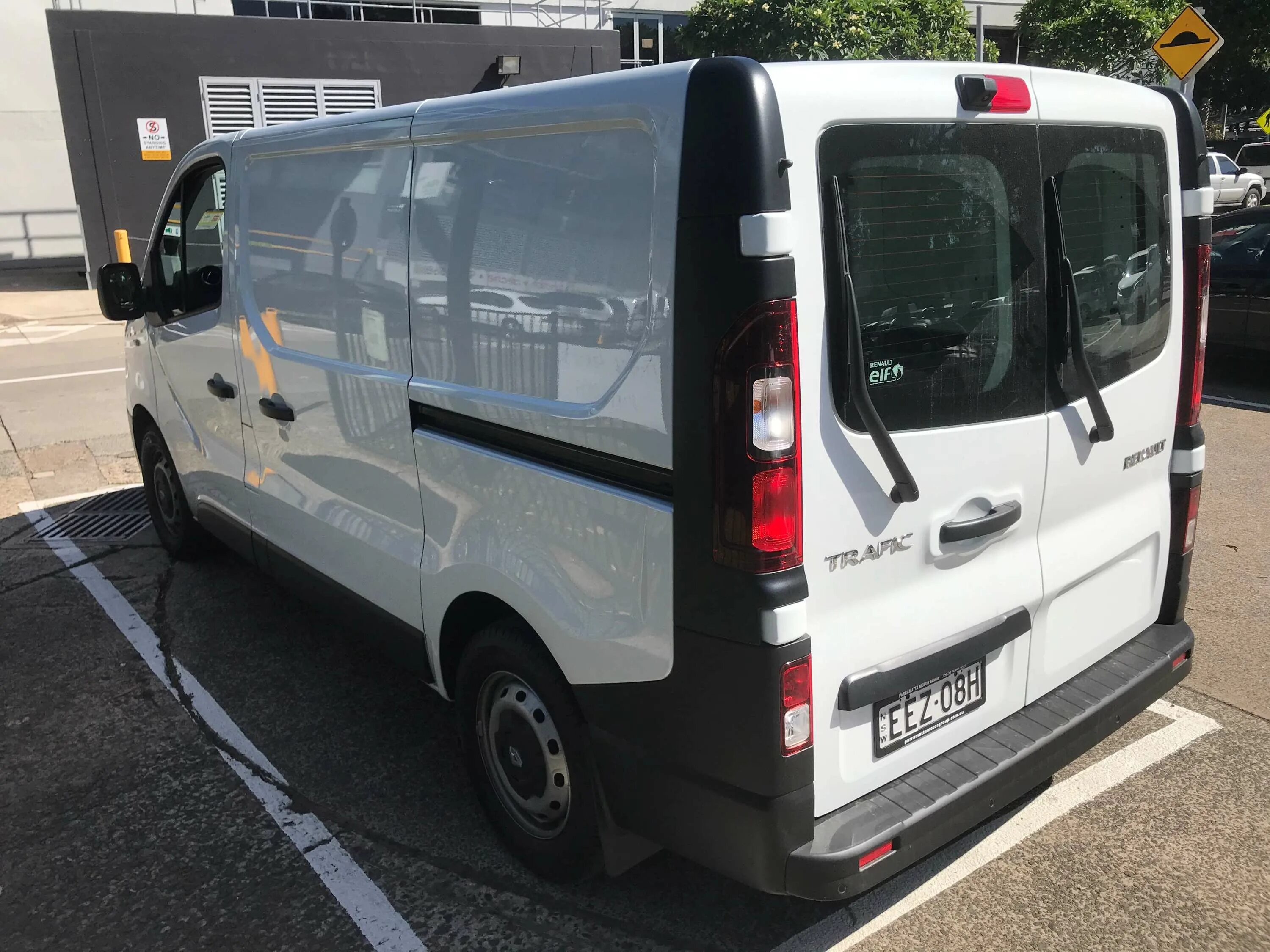 Рено трафик 2020. Минивэн Рено трафик 2020. Рено трафик 8+1. Renault Trafic 2020 белый.