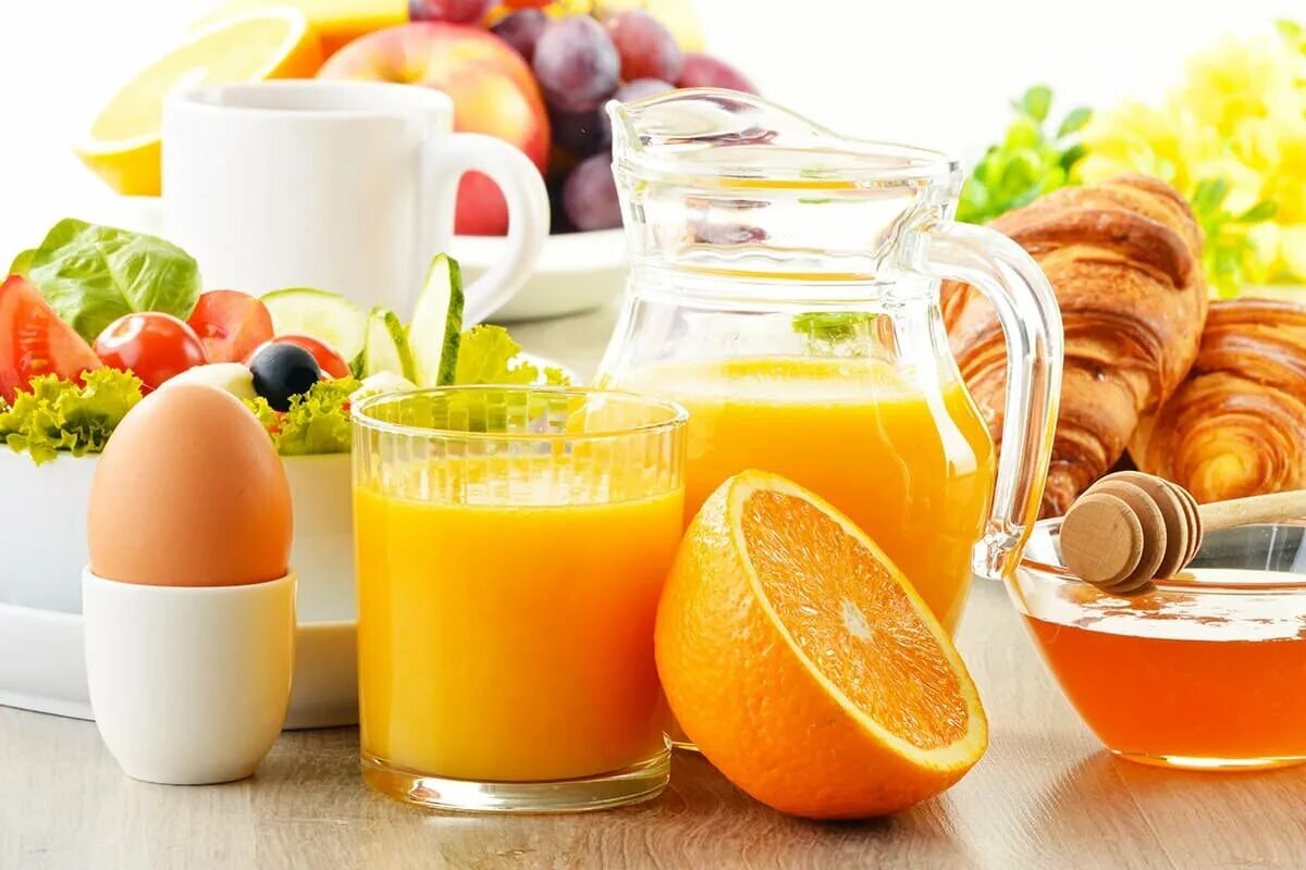 Диета яйцо и апельсин на завтрак. Яичница с апельсиновым соком. Апельсиновый сок. Диета яйца с апельсинами. Апельсиновый сок на завтрак