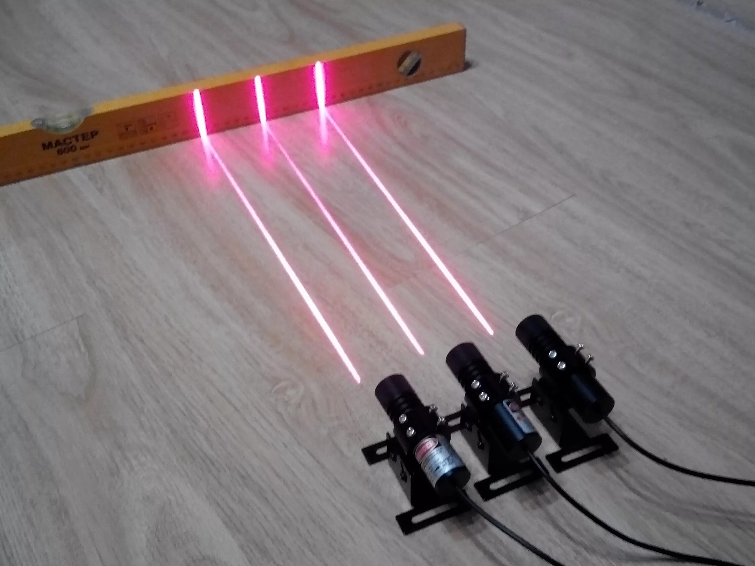 лазерный указатель пропила. лазерный указатель пропила млк-10. указатель лазерный ул03-1. лазер 100 мвт. лазерный указатель лу-100.