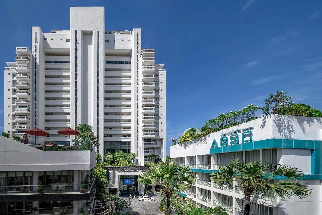 Andaman beach suites. Андаман Бич Патонг. Andaman Beach Suites 4*. Andaman Beach Suites Hotel 4 * Пхукет (Патонг). Andaman Beach Suites Hotel - Sha Extra Plus.