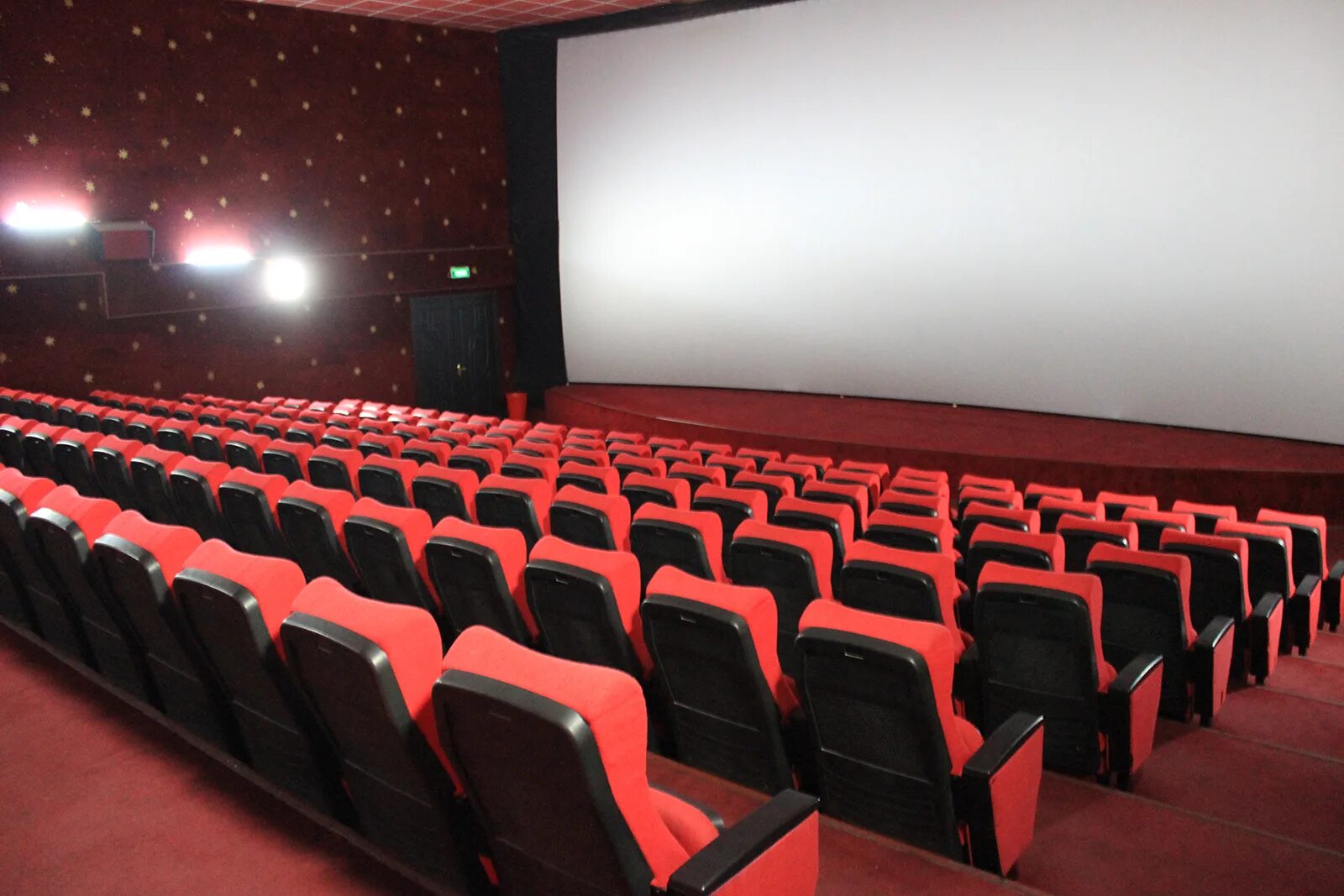 Premier Hall Ташкент. Premier Hall Cinema в Ташкенте. Мэджик Синема Ташкент. Salom кинотеатр Ташкент.