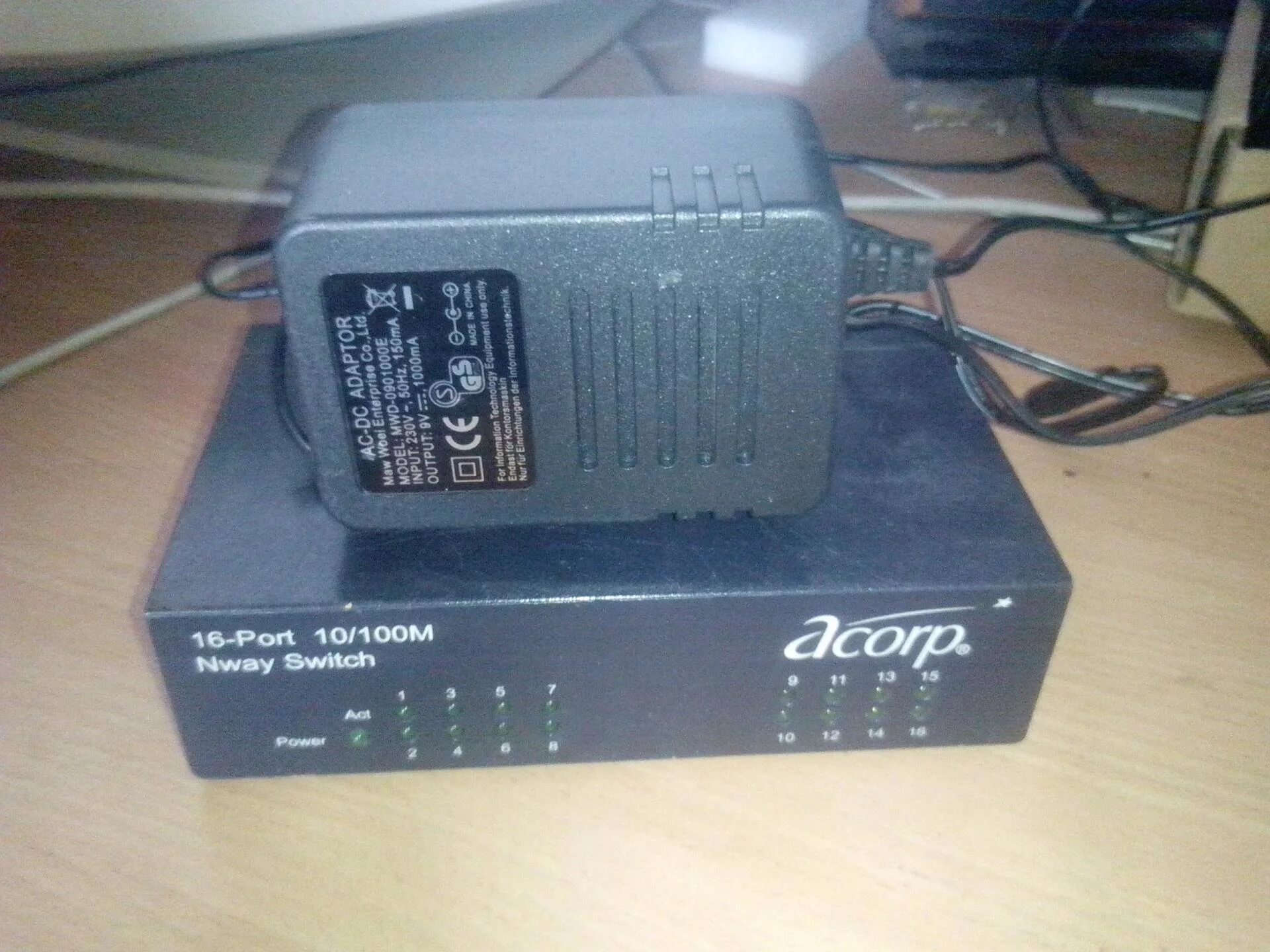 Порт 10 100. Acorp 5 port 10/100m ethernet switch блок питания. acorp 16 port 10/100m ethernet switch блок питания. acorp hu16d ver 2.0 блок питания. acorp switch 5 port 10/100m блок.