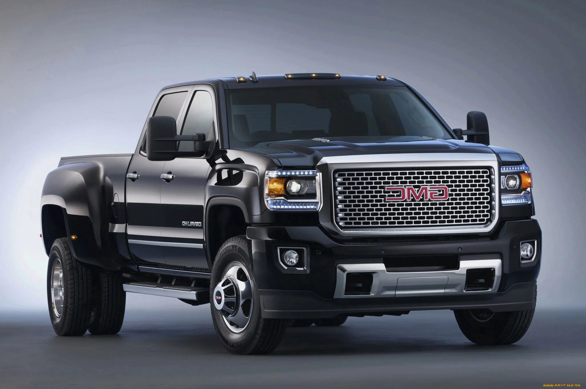 Включи сильно машина. GMC 3500hd Denali. 2014 GMC Sierra 1500. GMC Sierra Denali 3500 2020.