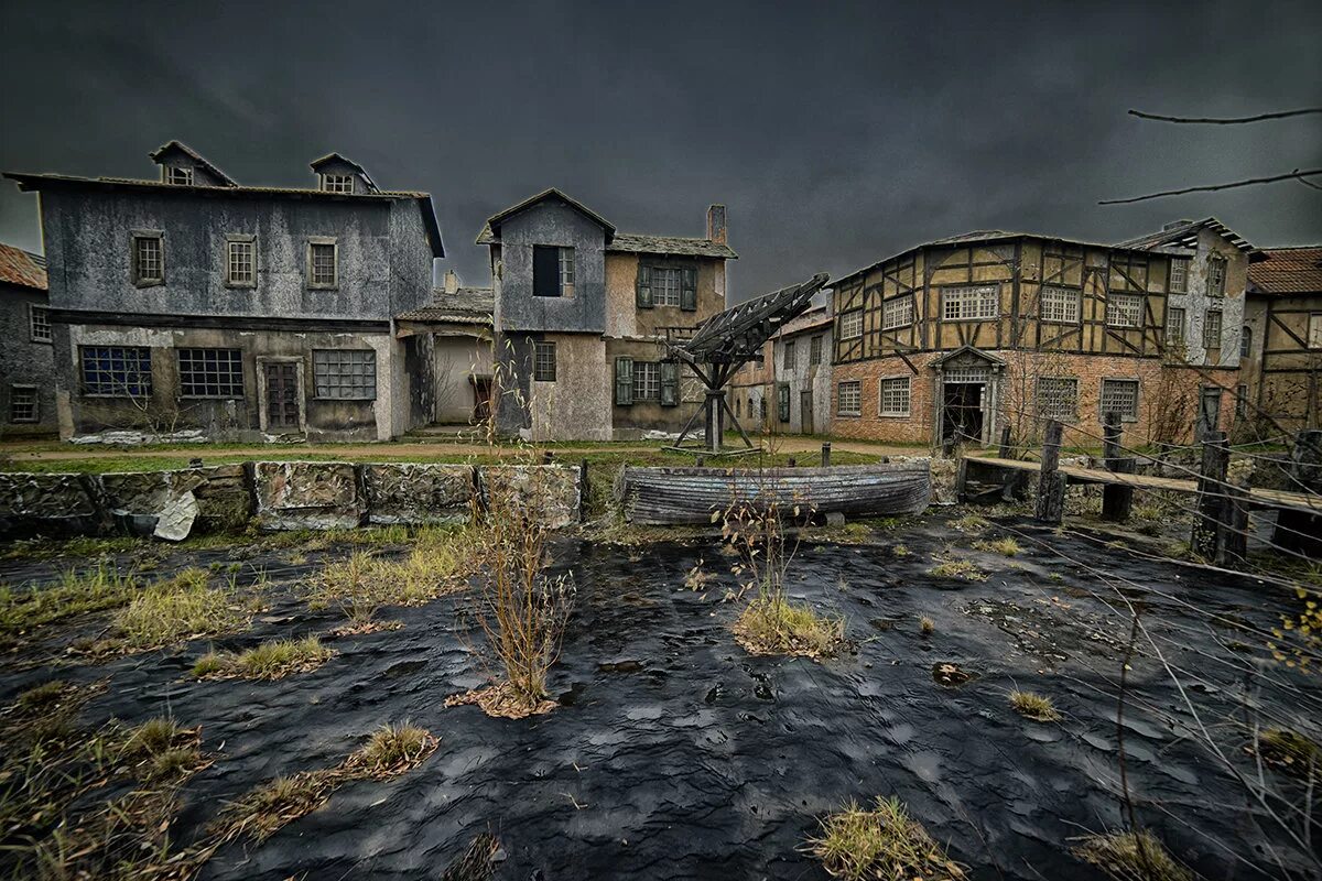 абхазия акармара заброшенный. город-призрак в подмосковье. мертвый город кадыкчан. поселок призрак колендо. найти города призраки.