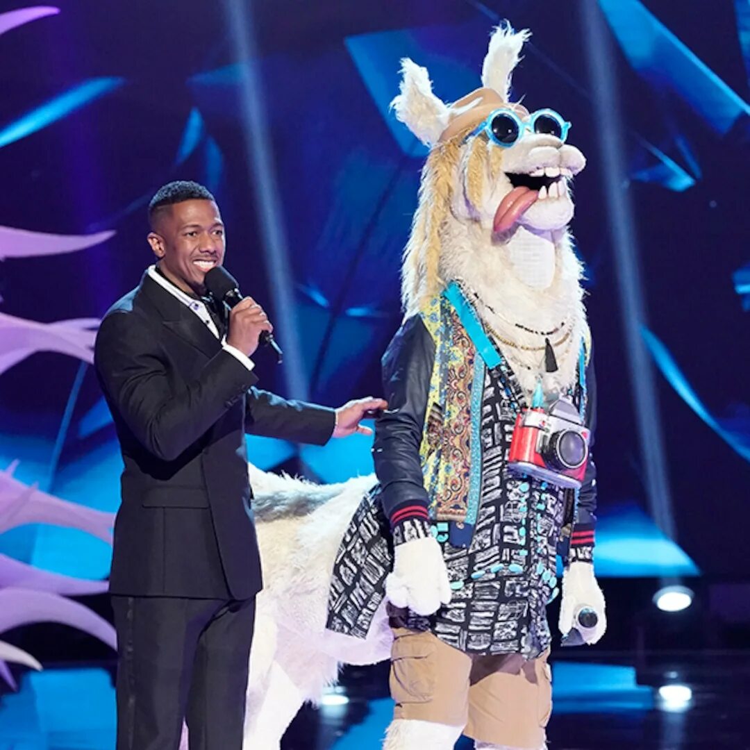 The masked Singer шоу США. Шоу маскед Сингер. The masked Singer лама. Шоу маска лама. Лама маска все выступления