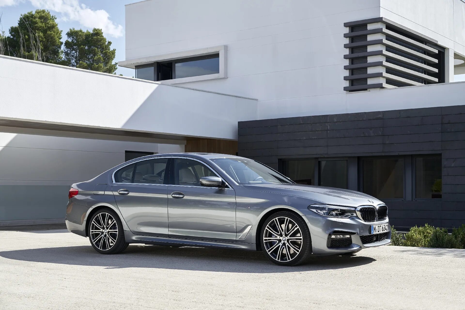 BMW 5 Series g30. BMW g30 2017. БМВ 7 серии g30. BMW 5 Series 2017