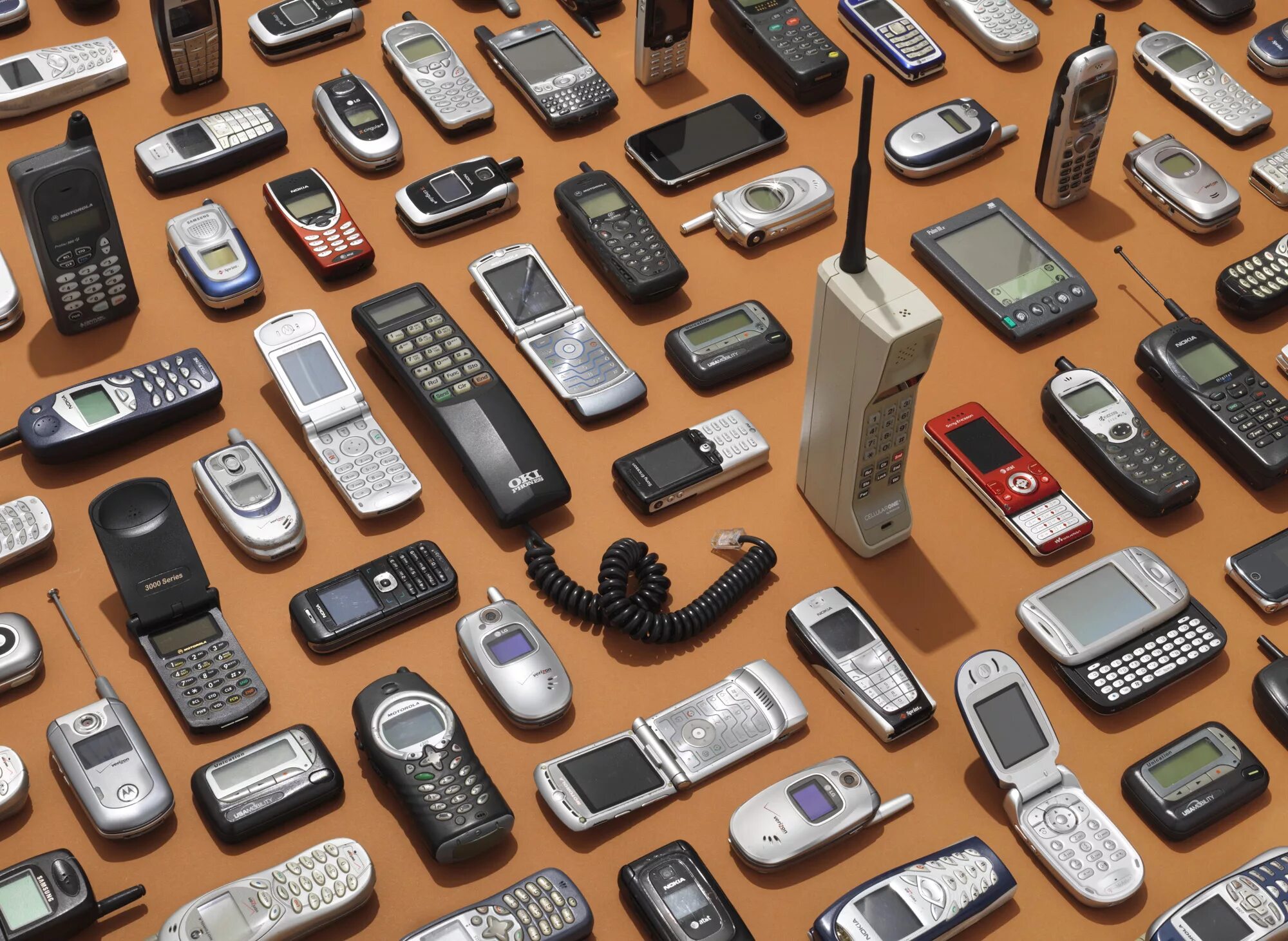 Сотовый телефон. Много телефонов. Сотовые телефоны много. Старые смартфоны. Collection телефон