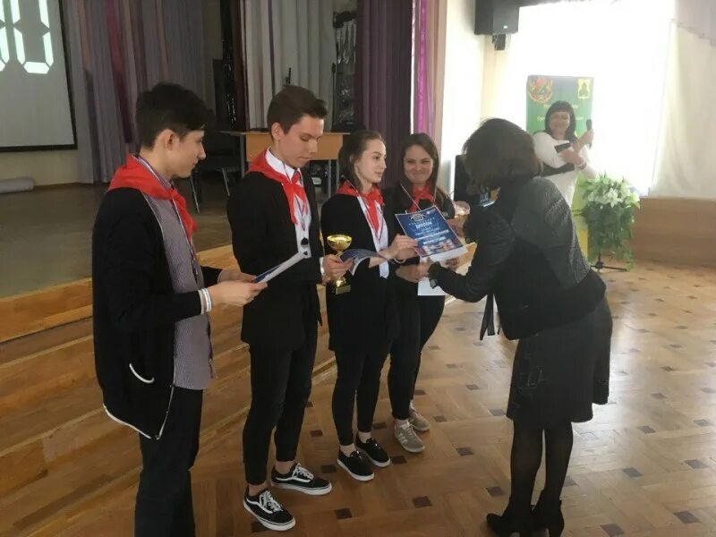 Учащийся 11 класса провели дискуссию