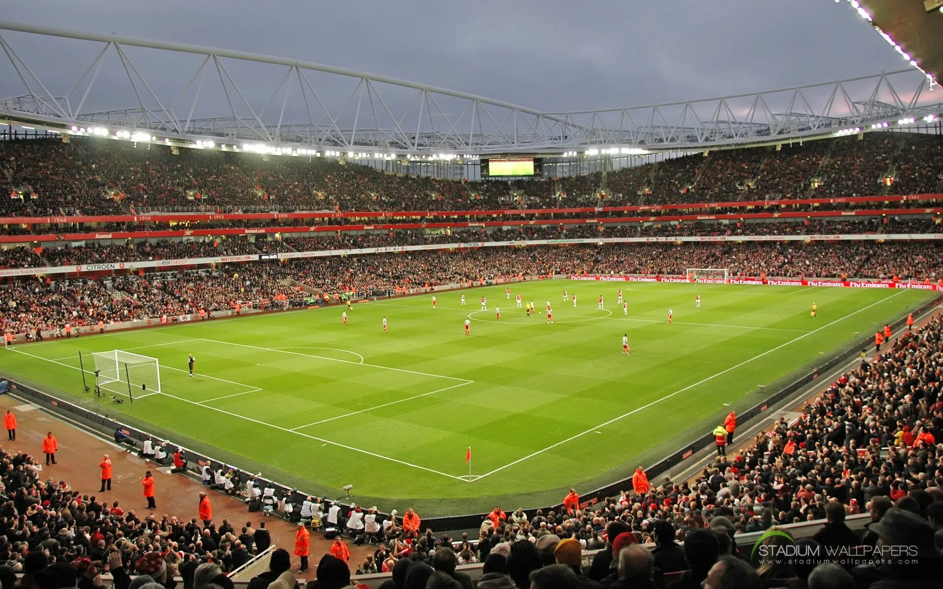 Эмирейтс Stadium. Эшбертон Гроув стадион. Эмирейтс стадион Арсенала. Флай Эмирейтс стадион. Рабочие стадиона