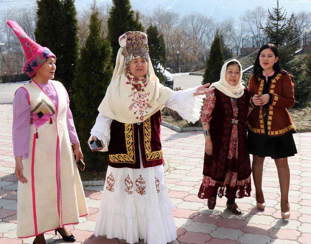 Керису амал мерекес. Көрісу күніне атрибутика. Көрісу күні картинки. Амал мерекесі сценарий