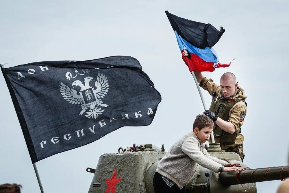 Гимн донецкой народной республики текст. Сергей лысенко славянская. Песня днр и лнр. Сергей лысенко донбасс. Картинки новороссии.