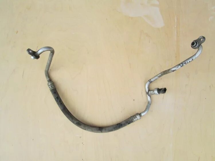 Трубка кондиционера лансер 10. Аутлендер 3 трубка кондея. Трубка кондиционера митсубиси асх 1. Клипса трубки кондиционера митсубиси л 200. Трубка кондиционера мицубиси паджеро ио 2005 артикул.